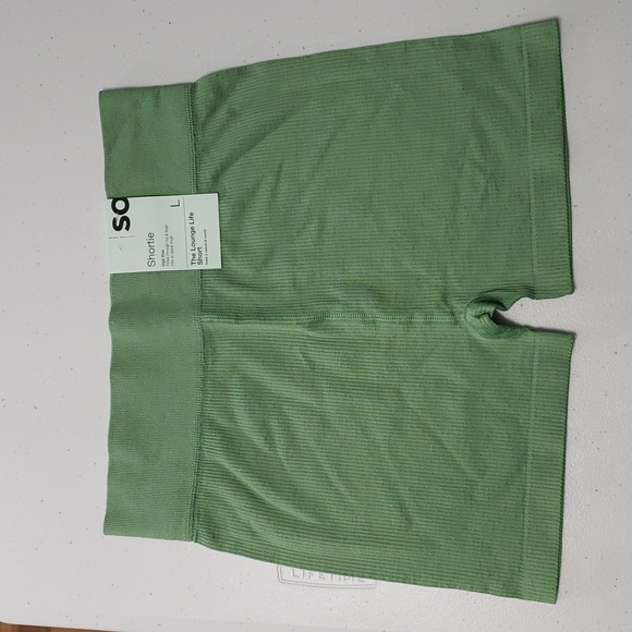 SO the lounge life shorts - Picture 2 of 10